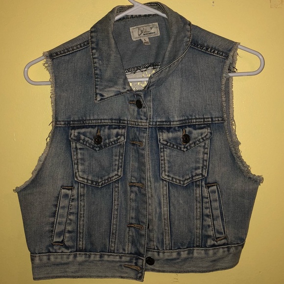 Large denim vest with white lace in back - Picture 2 of 2